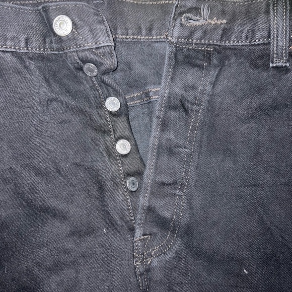 BLACK LEVIS 38W x 30L - Picture 3 of 4